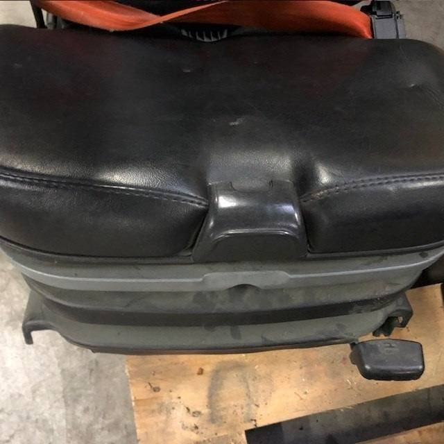 Seat for Linde 1120 Series - Sedaček pro Manipulační technika: obrázek 2 Seat for Linde 1120 Series - Sedaček pro Manipulační technika: obrázek 2
