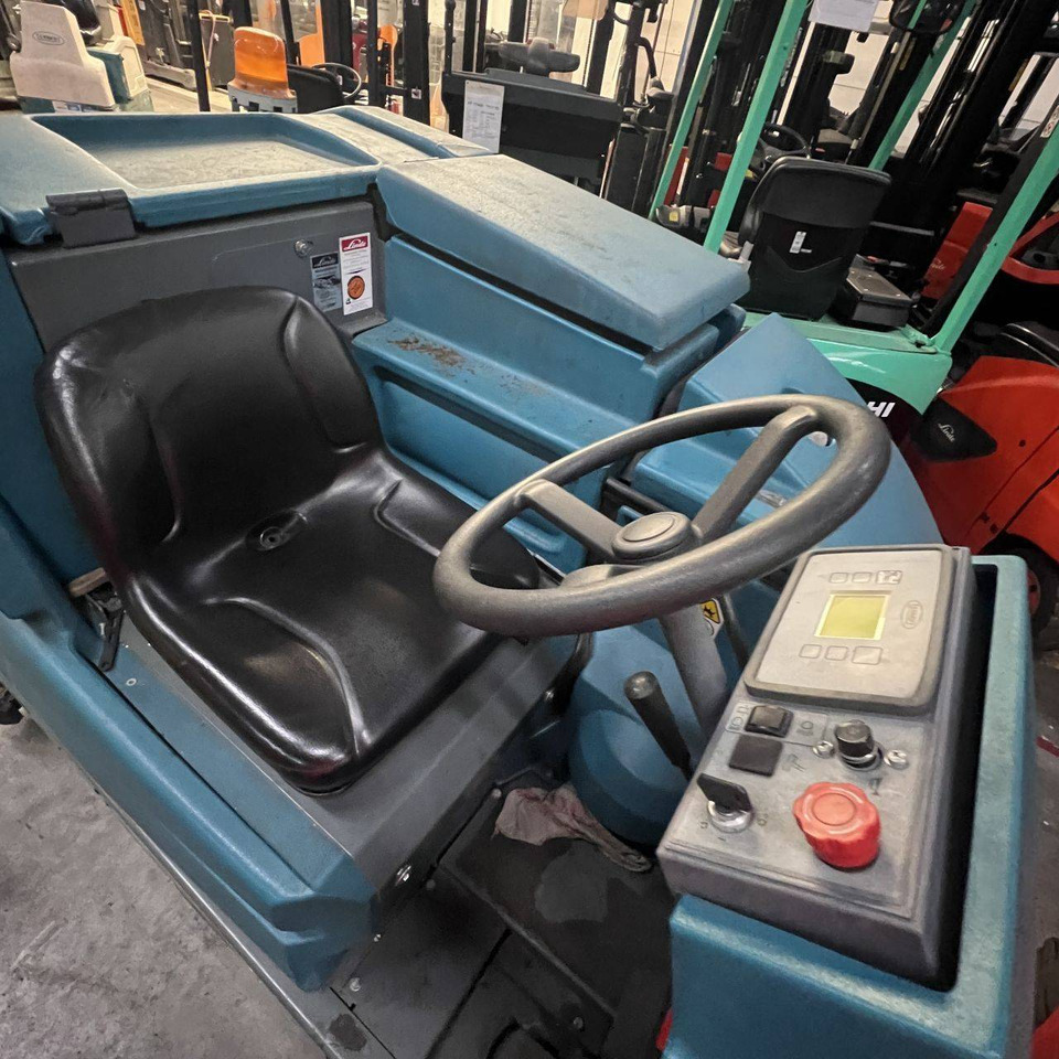 Tennant 7300 Fast - Podlahový mycí stroj: obrázek 5 Tennant 7300 Fast - Podlahový mycí stroj: obrázek 5