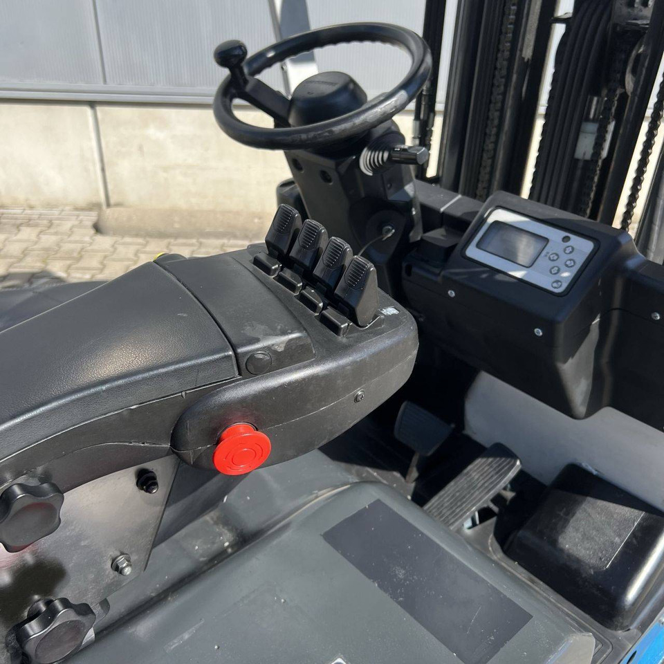 Unicarriers AG1N1L16Q - Elektrický vysokozdvižný vozík: obrázek 4 Unicarriers AG1N1L16Q - Elektrický vysokozdvižný vozík: obrázek 4