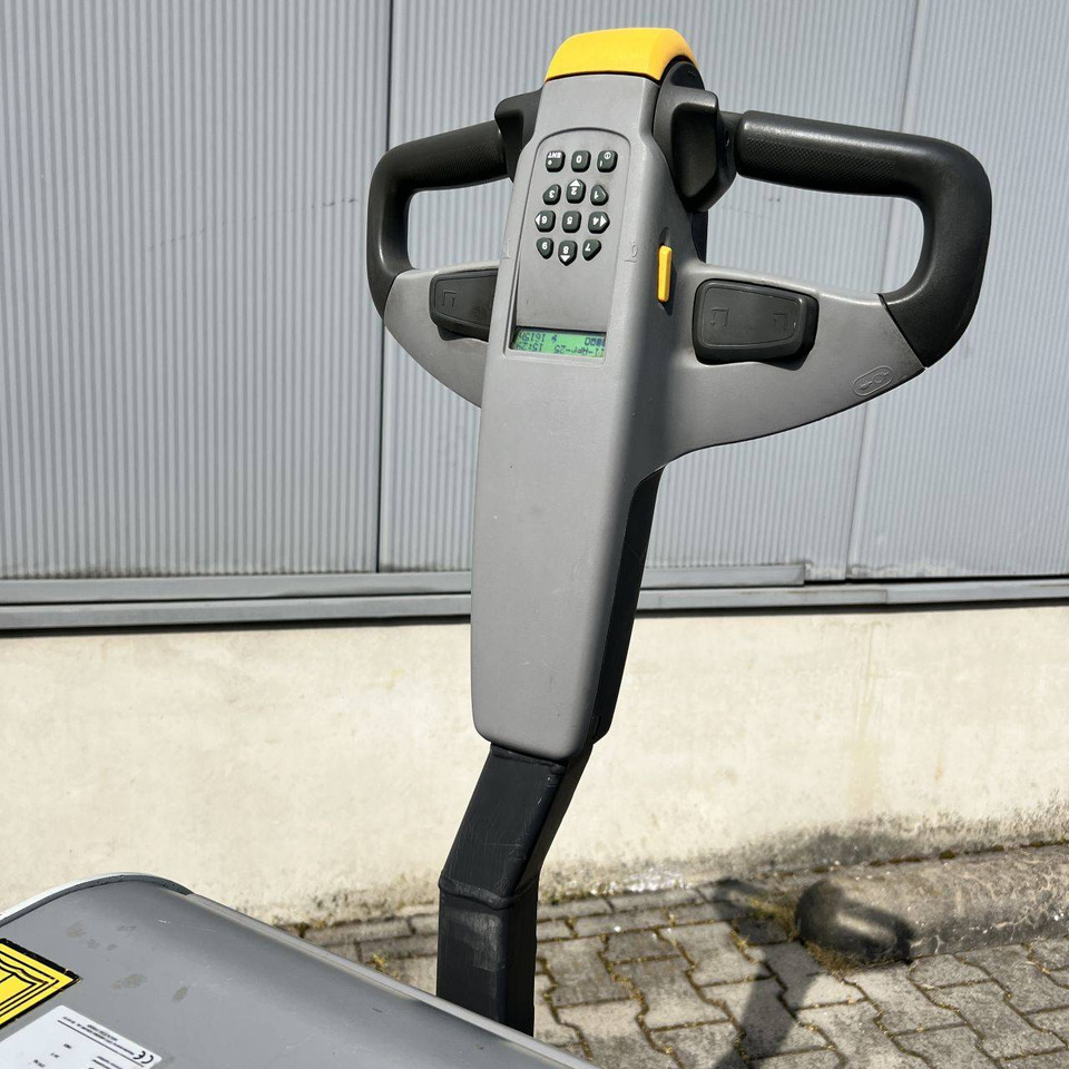 Unicarriers PLL180 - Paletový vozík: obrázek 4 Unicarriers PLL180 - Paletový vozík: obrázek 4