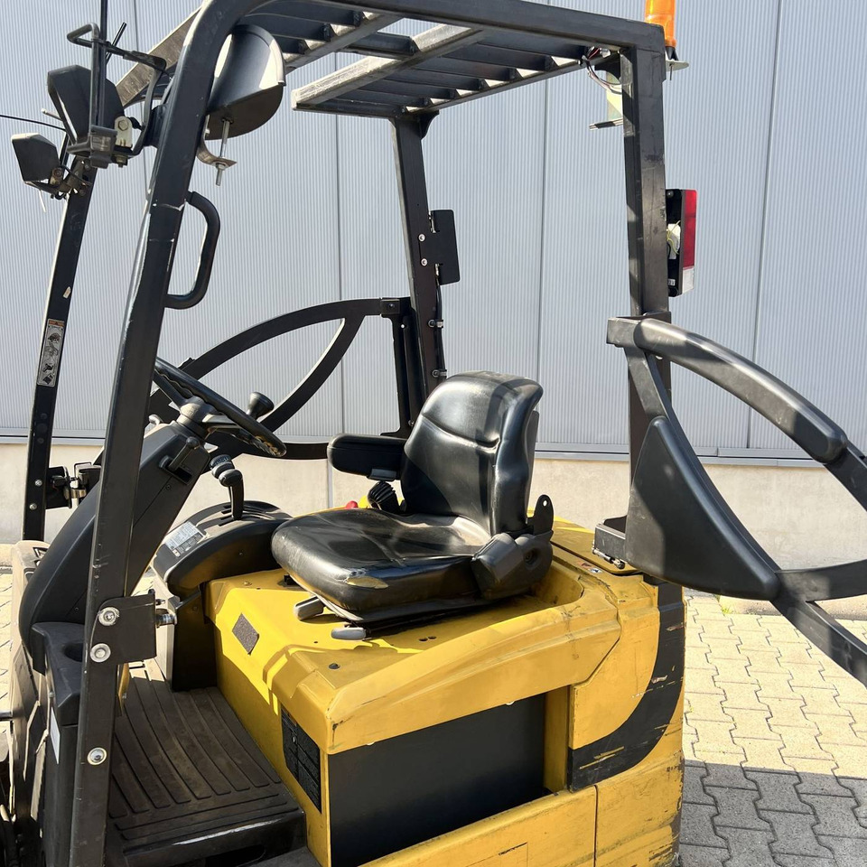 Yale ERP16ATF (SWB) - Elektrický vysokozdvižný vozík: obrázek 3 Yale ERP16ATF (SWB) - Elektrický vysokozdvižný vozík: obrázek 3