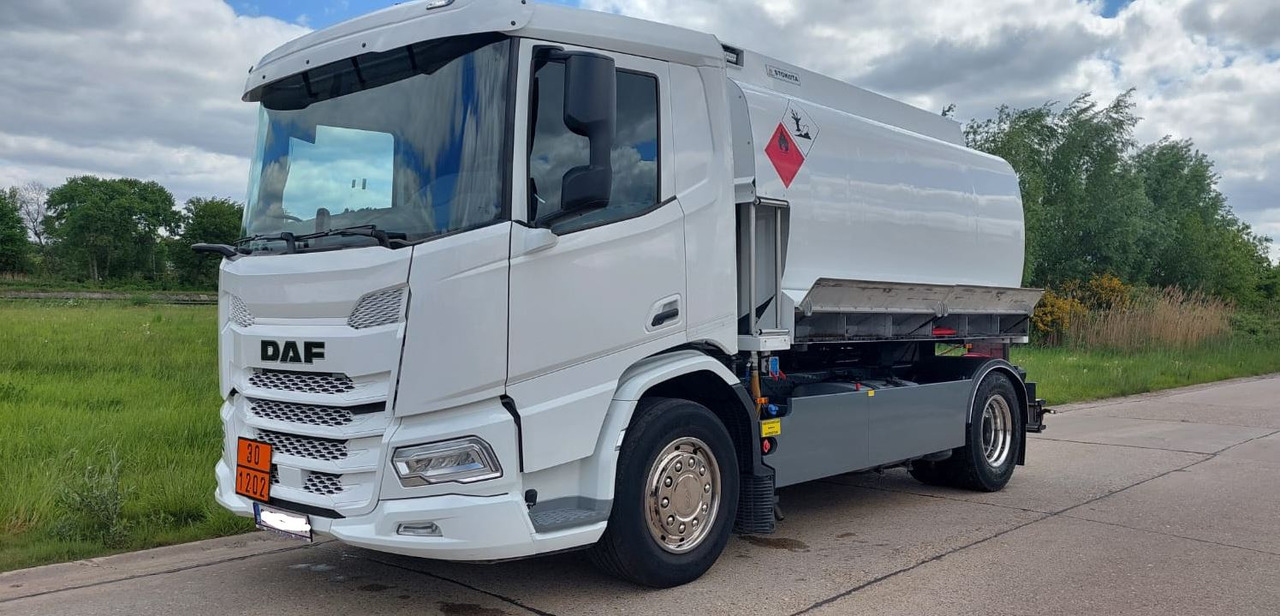 DAF XD300FA - Cisternové vozidlo: obrázek 1 DAF XD300FA - Cisternové vozidlo: obrázek 1