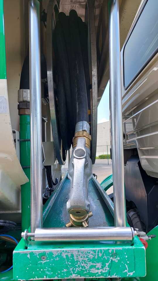 MERCEDES AXOR - Cisternové vozidlo: obrázek 5 MERCEDES AXOR - Cisternové vozidlo: obrázek 5