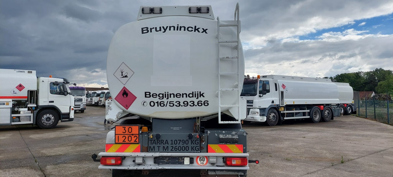 Cisternové vozidlo VOLVO FM: obrázek 8