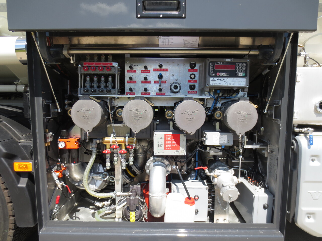 Cisternové vozidlo VOLVO FM: obrázek 13