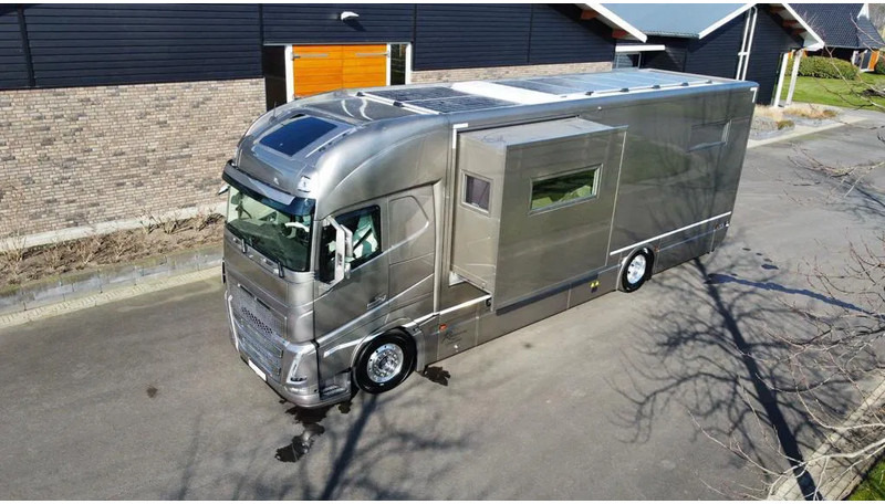 Volvo Motorhome Pop-out - Garage - 4.780KM - New condition FH 540 - Obytný vůz: obrázek 1 Volvo Motorhome Pop-out - Garage - 4.780KM - New condition FH 540 - Obytný vůz: obrázek 1