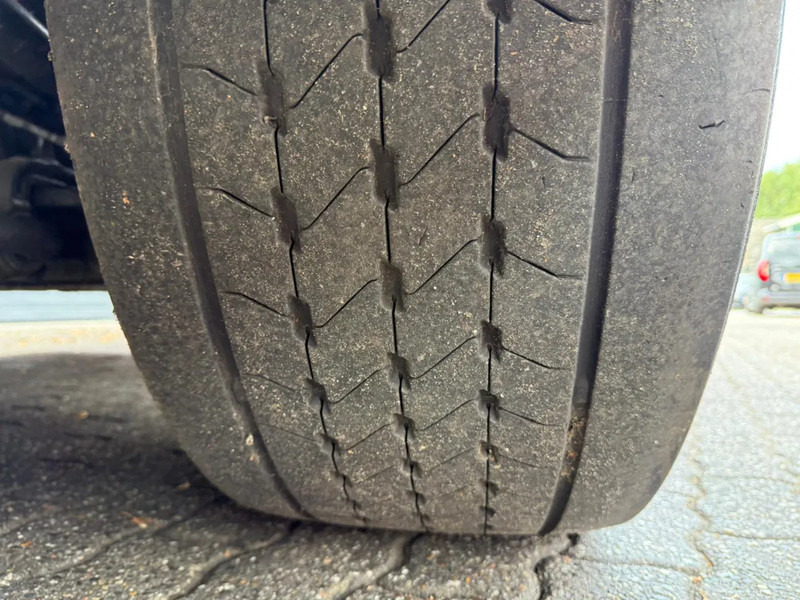 DAF CF 400 4X2 FT Space Cab Side skirts - Tahač: obrázek 4 DAF CF 400 4X2 FT Space Cab Side skirts - Tahač: obrázek 4