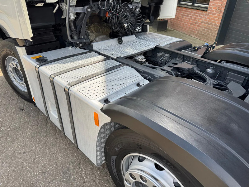 Mercedes-Benz Actros 2545 6X2 Gigaspace Gestuurde voorloopas NL Truck 327.240KM - Tahač: obrázek 5 Mercedes-Benz Actros 2545 6X2 Gigaspace Gestuurde voorloopas NL Truck 327.240KM - Tahač: obrázek 5