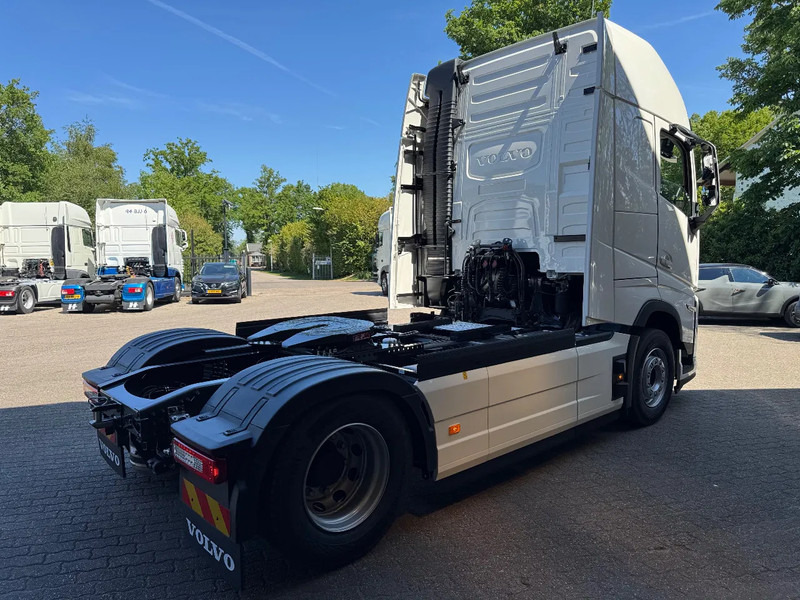Volvo FH 500 AERO NEW! 9 Ton Vooras Globetrotter XL, PTO, ACC, Standairco, Retarder, 2 tanks, LED - Tahač: obrázek 4 Volvo FH 500 AERO NEW! 9 Ton Vooras Globetrotter XL, PTO, ACC, Standairco, Retarder, 2 tanks, LED - Tahač: obrázek 4