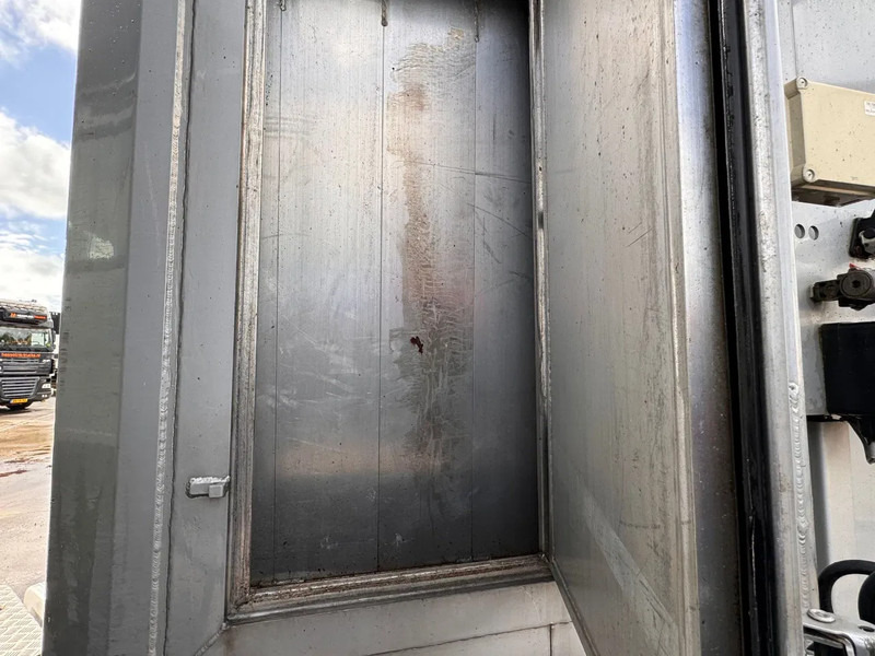 S posuvnou podlahou návěs kraker CF 200 92m3 Cargo Floor 10MM 2x Liftachse Silver: obrázek 12 S posuvnou podlahou návěs kraker CF 200 92m3 Cargo Floor 10MM 2x Liftachse Silver: obrázek 12