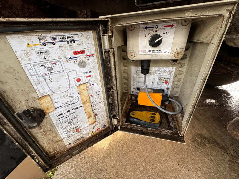 S posuvnou podlahou návěs kraker CF 200 92m3 Cargo Floor 10MM 2x Liftachse Silver: obrázek 9 S posuvnou podlahou návěs kraker CF 200 92m3 Cargo Floor 10MM 2x Liftachse Silver: obrázek 9