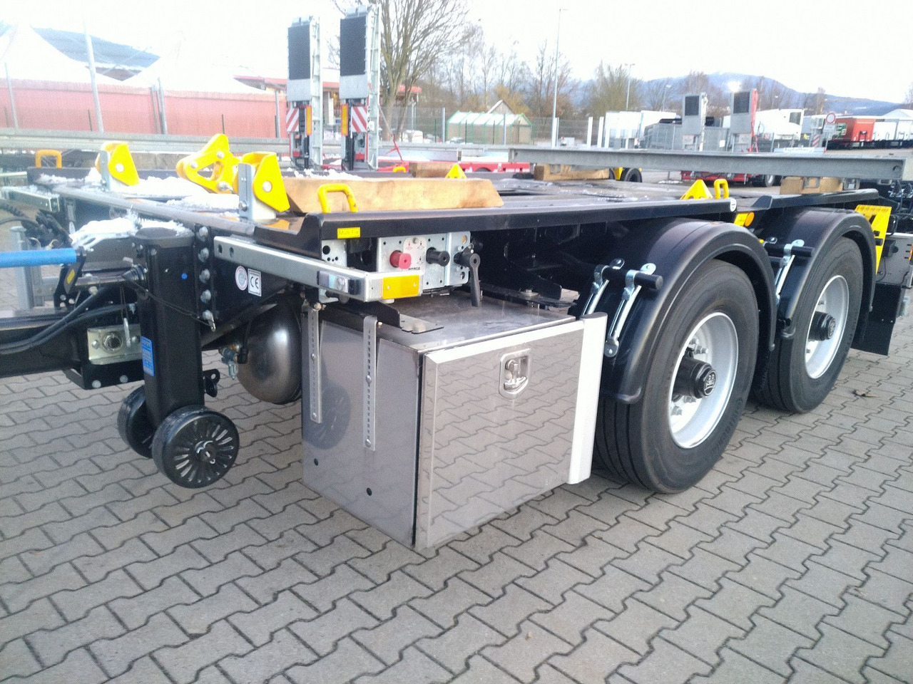 Hüffermann 2-ACHS-MINI-CARRIER MULTIFIX verzinkt NEU BPW Hüffermann 2-ACHS-MINI-CARRIER MULTIFIX verzinkt NEU BPW - Hákový/ Ramenový nosič přívěs: obrázek 3 Hüffermann 2-ACHS-MINI-CARRIER MULTIFIX verzinkt NEU BPW Hüffermann 2-ACHS-MINI-CARRIER MULTIFIX verzinkt NEU BPW - Hákový/ Ramenový nosič přívěs: obrázek 3