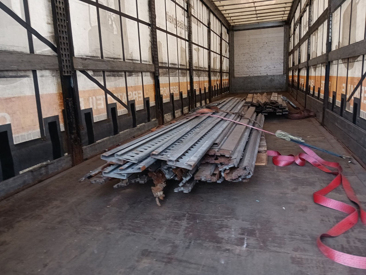 Schmitz Cargobull SCS24 DOPPELSTOCK HUBDACH Lift SAF 455/40R22,5 - Plachtový návěs: obrázek 2 Schmitz Cargobull SCS24 DOPPELSTOCK HUBDACH Lift SAF 455/40R22,5 - Plachtový návěs: obrázek 2