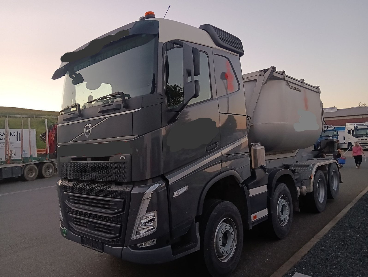 Volvo FH500 8x4R RETARDER LIFT MEILLER-Asphalt FunkAHK - Sklápěč: obrázek 1 Volvo FH500 8x4R RETARDER LIFT MEILLER-Asphalt FunkAHK - Sklápěč: obrázek 1