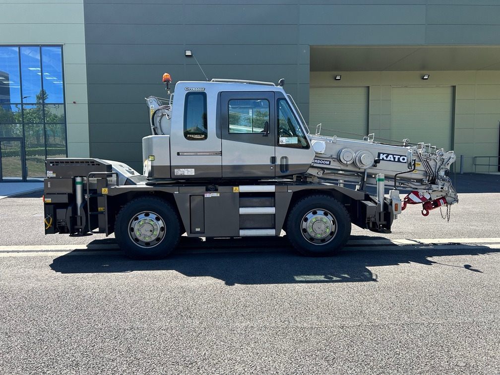 KATO 13 Ton City Crane with Only 6,822kms and 1,362 hours from New - Univerzální autojeřáb: obrázek 4 KATO 13 Ton City Crane with Only 6,822kms and 1,362 hours from New - Univerzální autojeřáb: obrázek 4