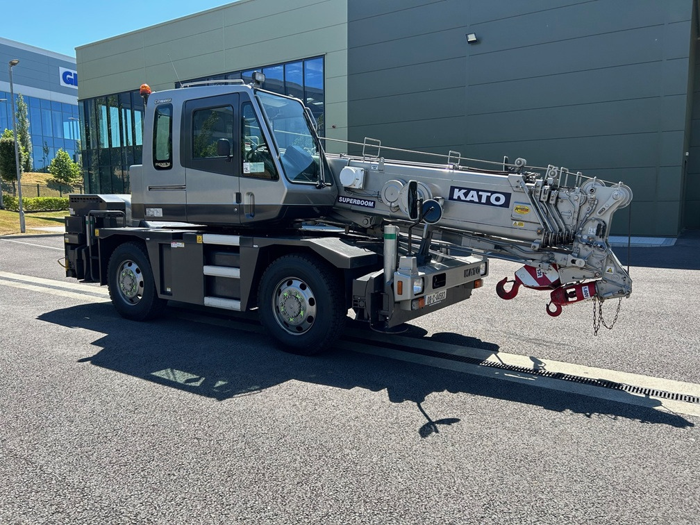 KATO 13 Ton City Crane with Only 6,822kms and 1,362 hours from New - Univerzální autojeřáb: obrázek 3 KATO 13 Ton City Crane with Only 6,822kms and 1,362 hours from New - Univerzální autojeřáb: obrázek 3