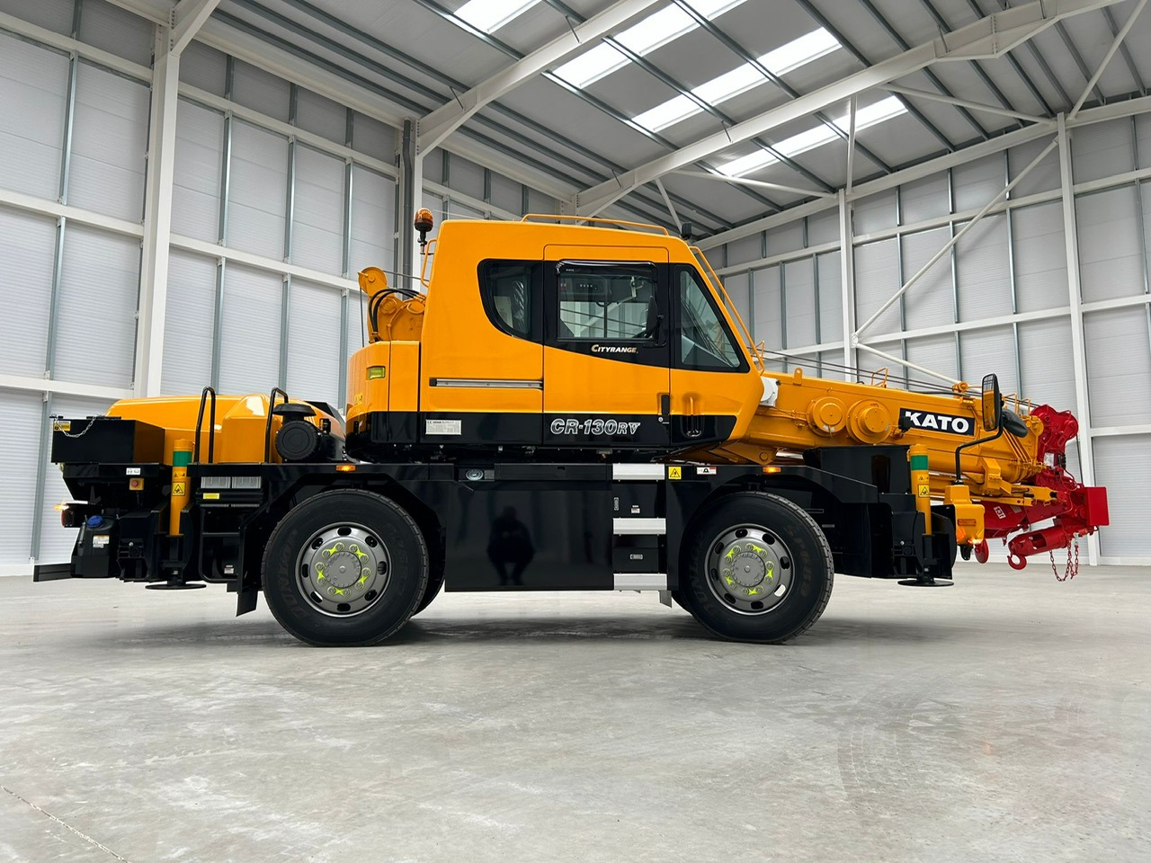 KATO CR-130Rv - 13 Ton City Crane with Joystick Control - Autojeřáb: obrázek 2 KATO CR-130Rv - 13 Ton City Crane with Joystick Control - Autojeřáb: obrázek 2