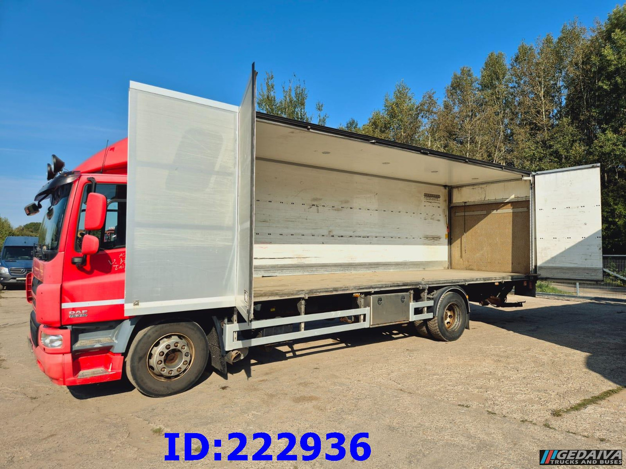 DAF CF 75.310 - Euro5 - Skříňový nákladní auto: obrázek 2 DAF CF 75.310 - Euro5 - Skříňový nákladní auto: obrázek 2