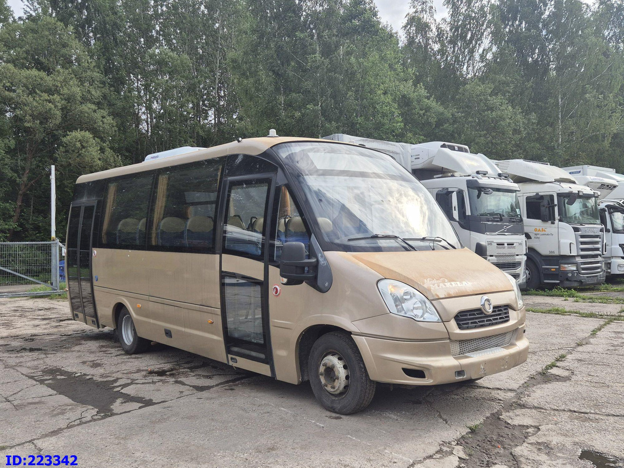 IVECO Rosero Euro5 34-Place (Gearbox defekt) - Turistický autobus: obrázek 4 IVECO Rosero Euro5 34-Place (Gearbox defekt) - Turistický autobus: obrázek 4
