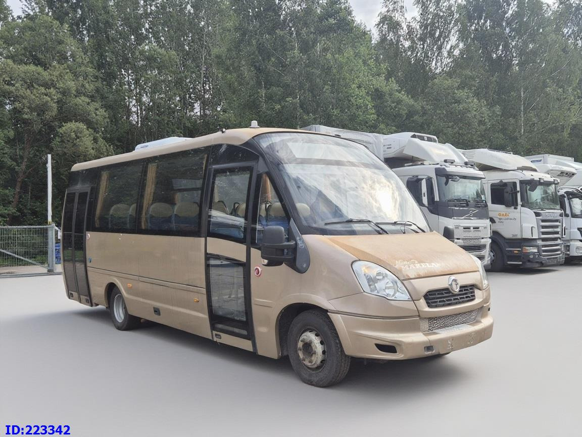 IVECO Rosero Euro5 34-Place (Gearbox defekt) - Turistický autobus: obrázek 1 IVECO Rosero Euro5 34-Place (Gearbox defekt) - Turistický autobus: obrázek 1