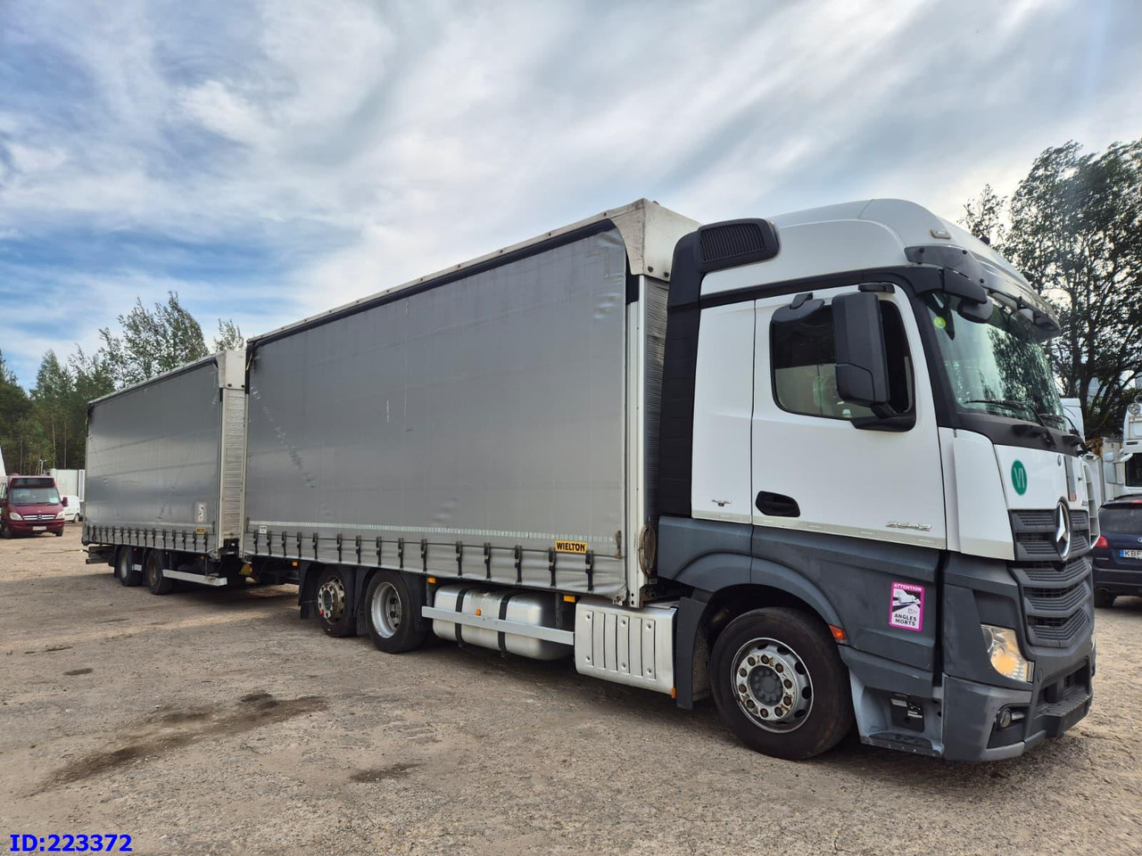 MERCEDES-BENZ Actros 2542 6x2 Euro6 + Wielton trailer - Plachtový nákladní auto: obrázek 4 MERCEDES-BENZ Actros 2542 6x2 Euro6 + Wielton trailer - Plachtový nákladní auto: obrázek 4