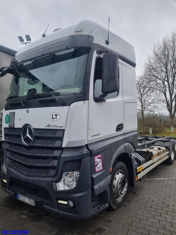 MERCEDES-BENZ Actros 2542 BDF 6x2 Euro6 - Podvozek s kabinou: obrázek 2 MERCEDES-BENZ Actros 2542 BDF 6x2 Euro6 - Podvozek s kabinou: obrázek 2