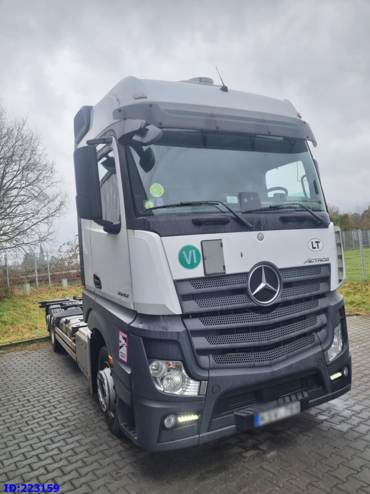 MERCEDES-BENZ Actros 2542 BDF 6x2 Euro6 - Podvozek s kabinou: obrázek 1 MERCEDES-BENZ Actros 2542 BDF 6x2 Euro6 - Podvozek s kabinou: obrázek 1