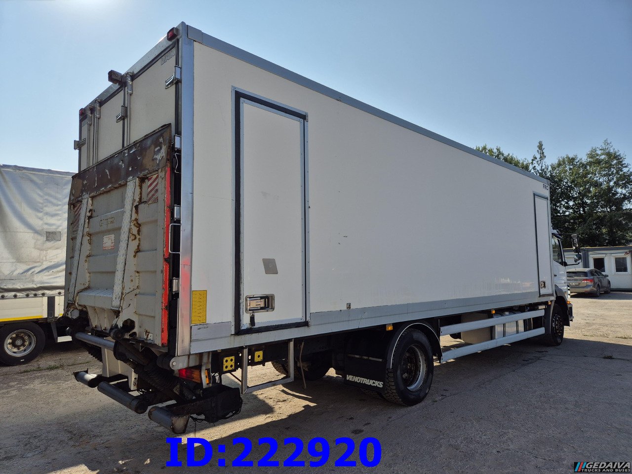 MERCEDES-BENZ Axor 1829  Manual + Tail lift - Chladírenský nákladní automobil: obrázek 5 MERCEDES-BENZ Axor 1829  Manual + Tail lift - Chladírenský nákladní automobil: obrázek 5