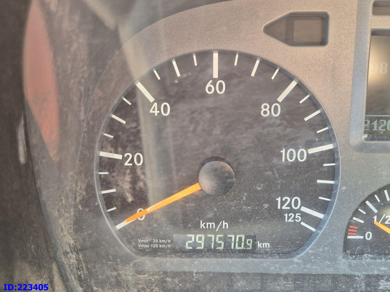 Podvozek s kabinou MERCEDES-BENZ Axor 2633 6x4 Full steel: obrázek 11 Podvozek s kabinou MERCEDES-BENZ Axor 2633 6x4 Full steel: obrázek 11