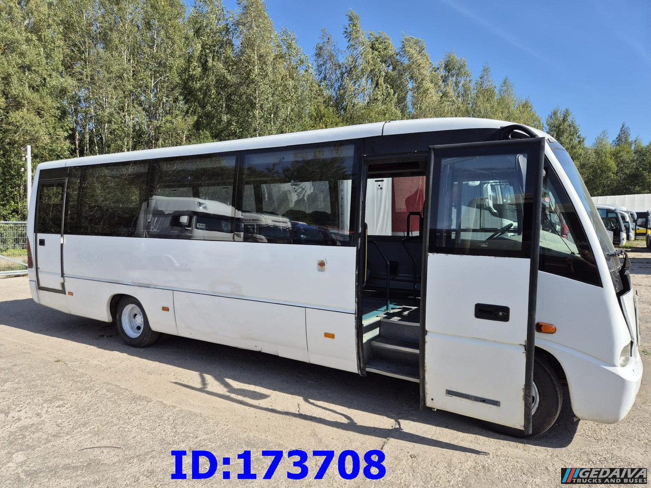 MERCEDES-BENZ Medio 30 Seat - Turistický autobus: obrázek 5 MERCEDES-BENZ Medio 30 Seat - Turistický autobus: obrázek 5