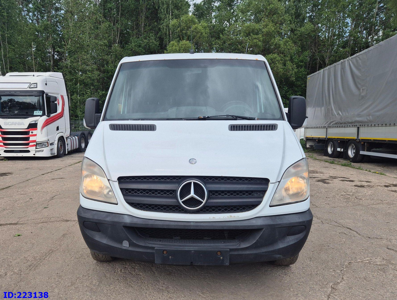 MERCEDES-BENZ Sprinter 213 - Euro5 - Turistický autobus: obrázek 2 MERCEDES-BENZ Sprinter 213 - Euro5 - Turistický autobus: obrázek 2