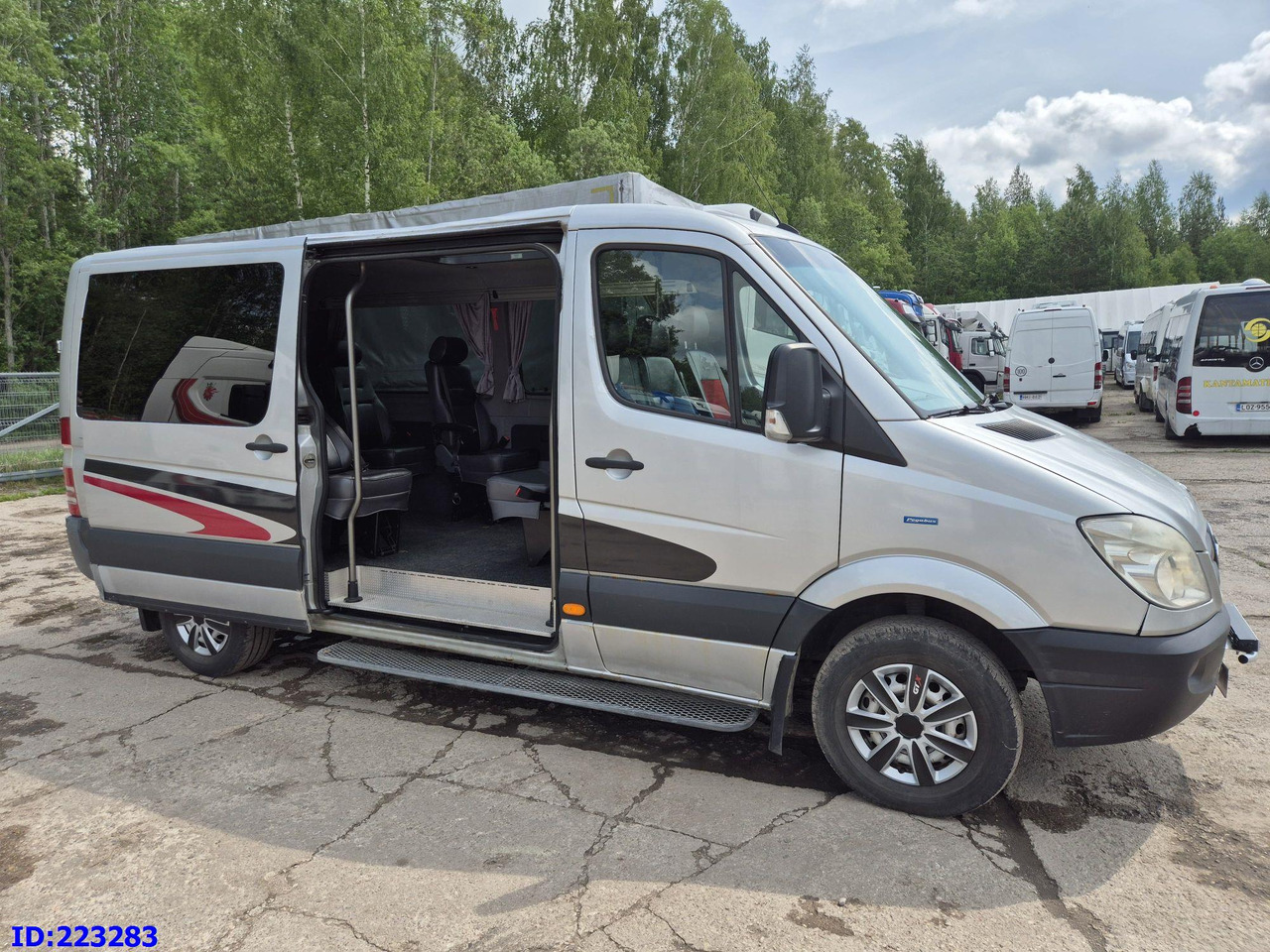 MERCEDES-BENZ Sprinter 313 - Kasten VIP -Euro5 - Turistický autobus: obrázek 4 MERCEDES-BENZ Sprinter 313 - Kasten VIP -Euro5 - Turistický autobus: obrázek 4