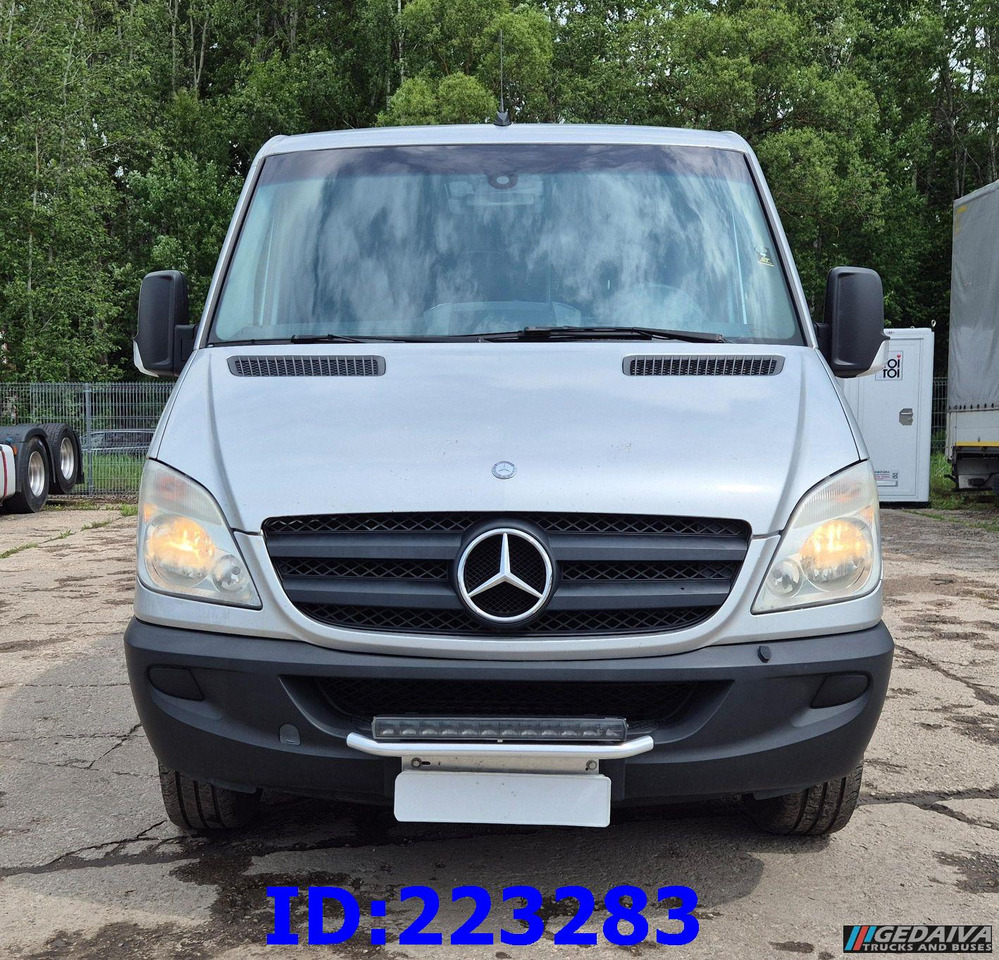 MERCEDES-BENZ Sprinter 313 - Kasten VIP -Euro5 - Turistický autobus: obrázek 2 MERCEDES-BENZ Sprinter 313 - Kasten VIP -Euro5 - Turistický autobus: obrázek 2