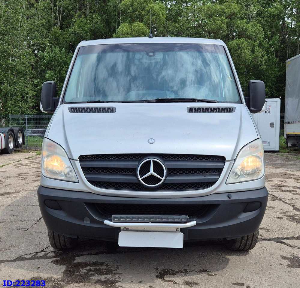 MERCEDES-BENZ Sprinter 313 - Kasten VIP -Euro5 - Turistický autobus: obrázek 2 MERCEDES-BENZ Sprinter 313 - Kasten VIP -Euro5 - Turistický autobus: obrázek 2
