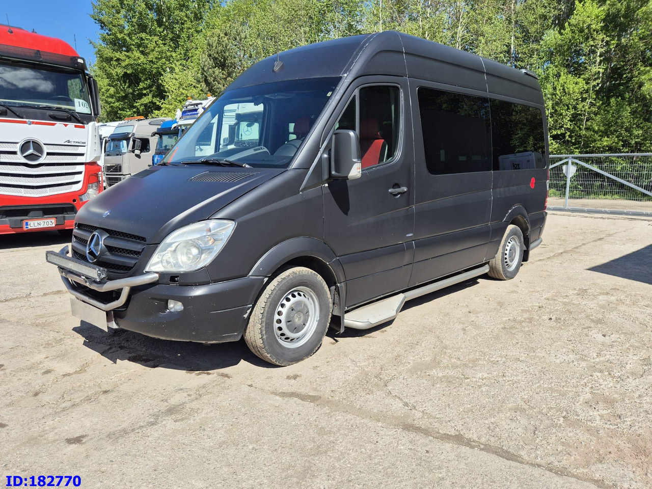 MERCEDES-BENZ Sprinter 319 VIP Euro5 - Turistický autobus: obrázek 4 MERCEDES-BENZ Sprinter 319 VIP Euro5 - Turistický autobus: obrázek 4