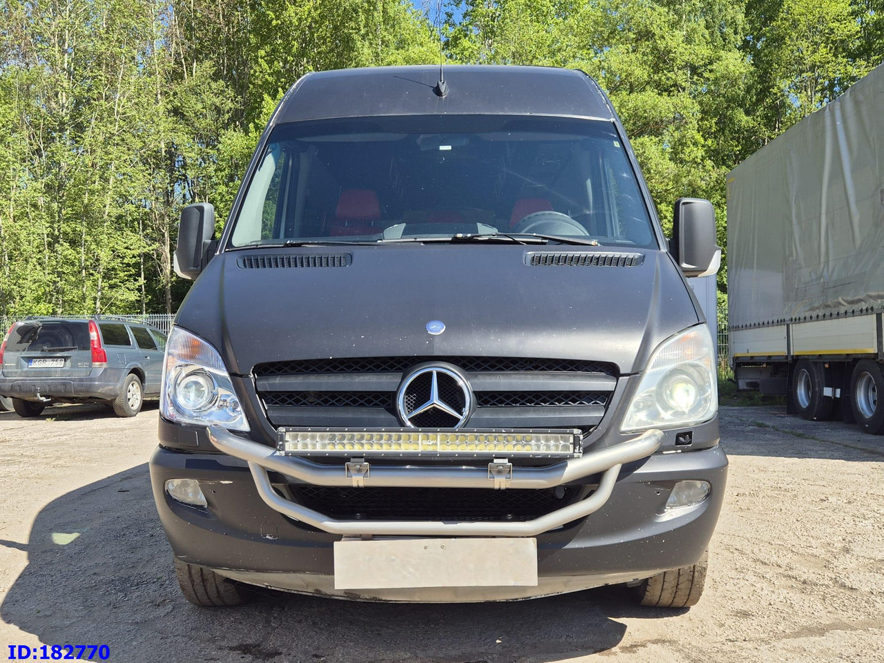MERCEDES-BENZ Sprinter 319 VIP Euro5 - Turistický autobus: obrázek 2 MERCEDES-BENZ Sprinter 319 VIP Euro5 - Turistický autobus: obrázek 2