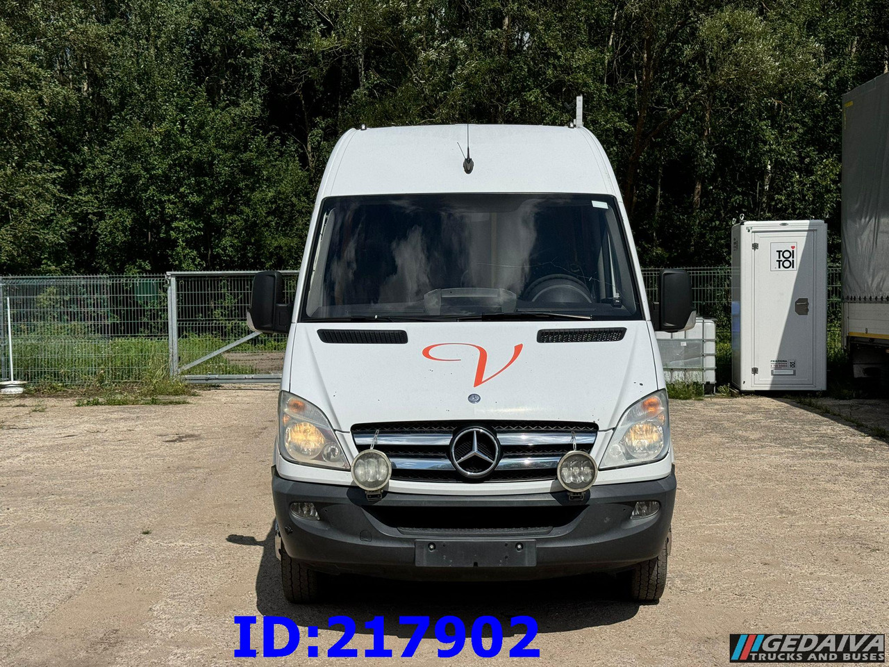 MERCEDES-BENZ Sprinter 516 - VIP - 23 Seater - Turistický autobus: obrázek 2 MERCEDES-BENZ Sprinter 516 - VIP - 23 Seater - Turistický autobus: obrázek 2