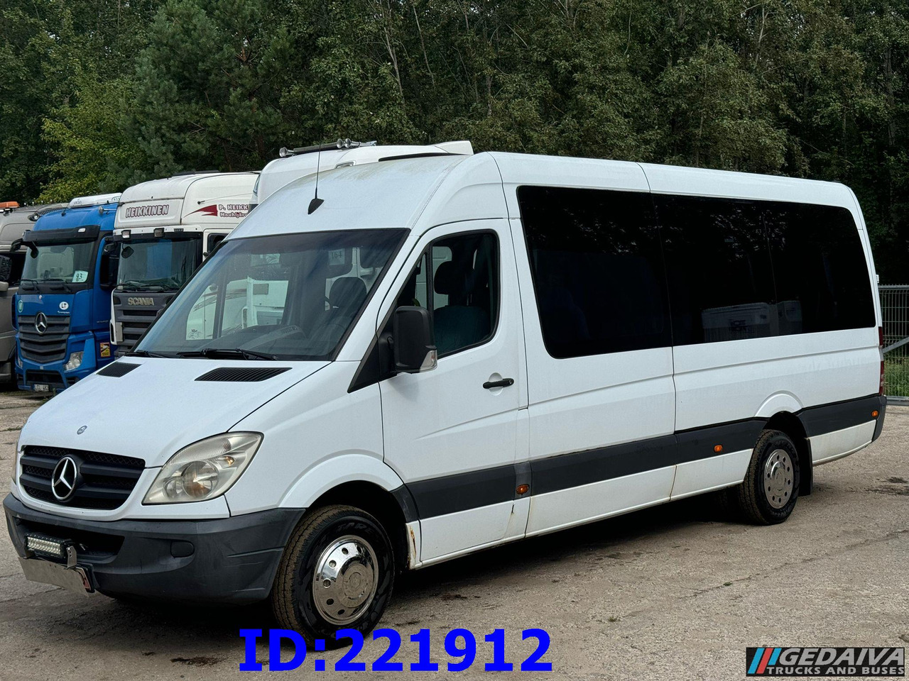 MERCEDES-BENZ Sprinter 518 VIP 17-Place - Turistický autobus: obrázek 1 MERCEDES-BENZ Sprinter 518 VIP 17-Place - Turistický autobus: obrázek 1