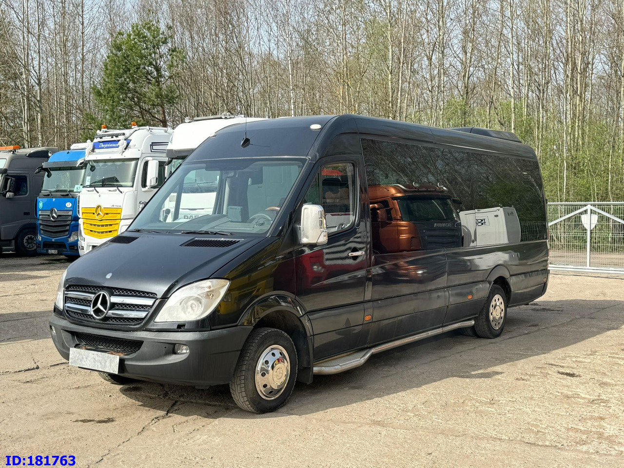 MERCEDES-BENZ Sprinter 518 - VIP - 17 Seater - Turistický autobus: obrázek 1 MERCEDES-BENZ Sprinter 518 - VIP - 17 Seater - Turistický autobus: obrázek 1
