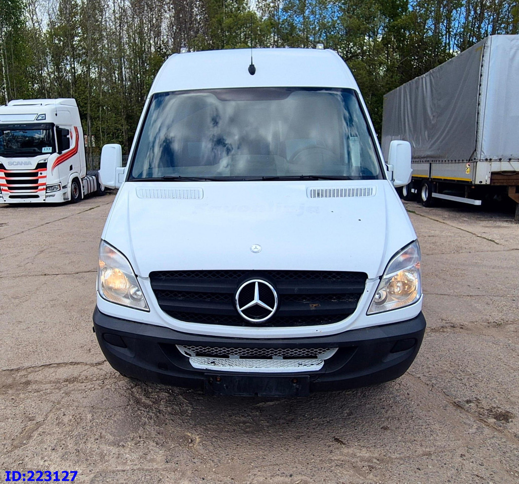 MERCEDES-BENZ Sprinter 518 - VIP -19 Seater - Turistický autobus: obrázek 2 MERCEDES-BENZ Sprinter 518 - VIP -19 Seater - Turistický autobus: obrázek 2