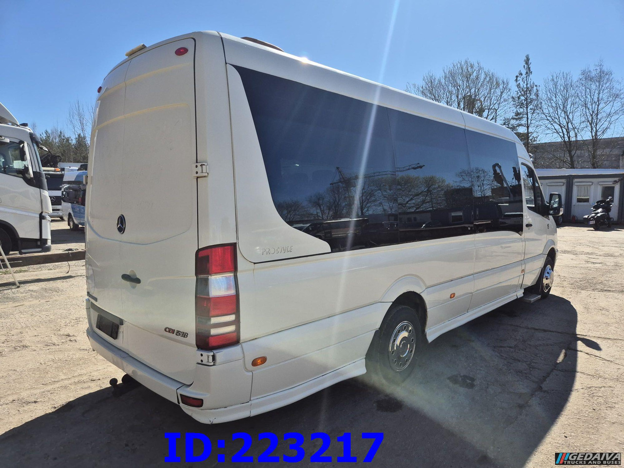 MERCEDES-BENZ Sprinter 518 VIP Prostyle 17-Place (Motor defekt) - Turistický autobus: obrázek 4 MERCEDES-BENZ Sprinter 518 VIP Prostyle 17-Place (Motor defekt) - Turistický autobus: obrázek 4