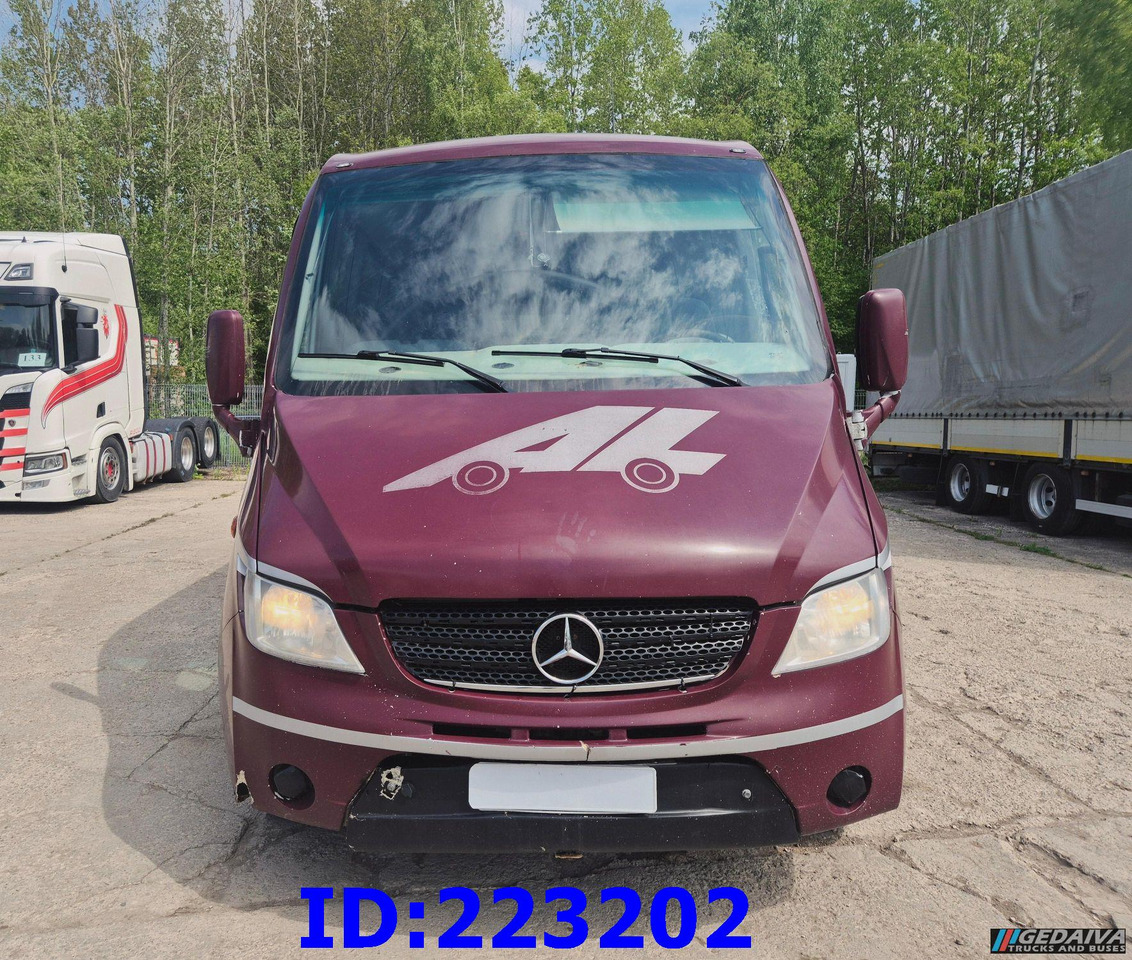 MERCEDES-BENZ Sunrider 818D Vario 33 - Seater - Turistický autobus: obrázek 2 MERCEDES-BENZ Sunrider 818D Vario 33 - Seater - Turistický autobus: obrázek 2