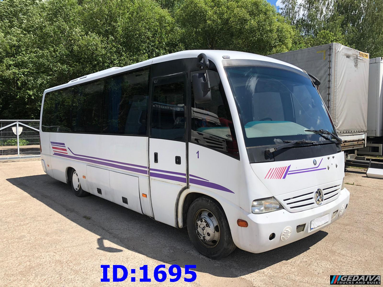MERCEDES-BENZ Vario Medio 815 30-Seater - Turistický autobus: obrázek 1 MERCEDES-BENZ Vario Medio 815 30-Seater - Turistický autobus: obrázek 1