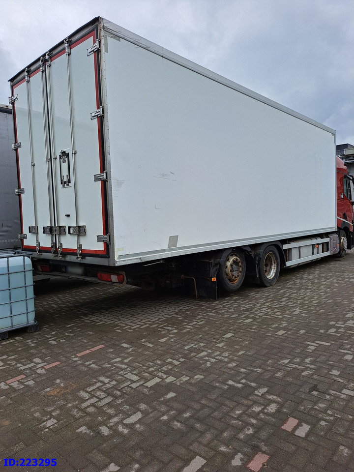 RENAULT T 6x2 Euro 6 Refrigerated + Carrier Supra - Chladírenský nákladní automobil: obrázek 5 RENAULT T 6x2 Euro 6 Refrigerated + Carrier Supra - Chladírenský nákladní automobil: obrázek 5