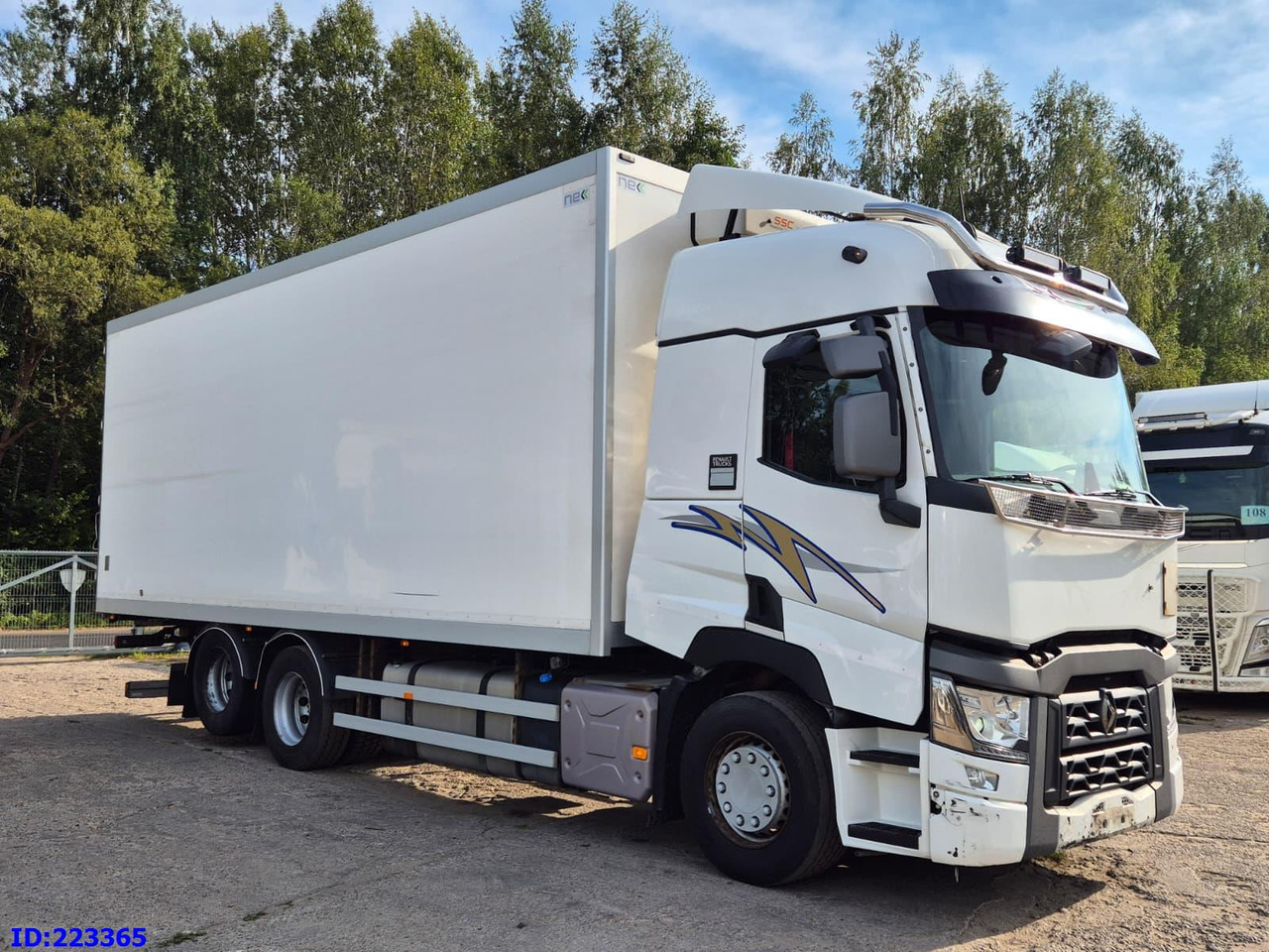 RENAULT T520 6x2 Euro 6 (Box 7.82m) - Skříňový nákladní auto: obrázek 4 RENAULT T520 6x2 Euro 6 (Box 7.82m) - Skříňový nákladní auto: obrázek 4