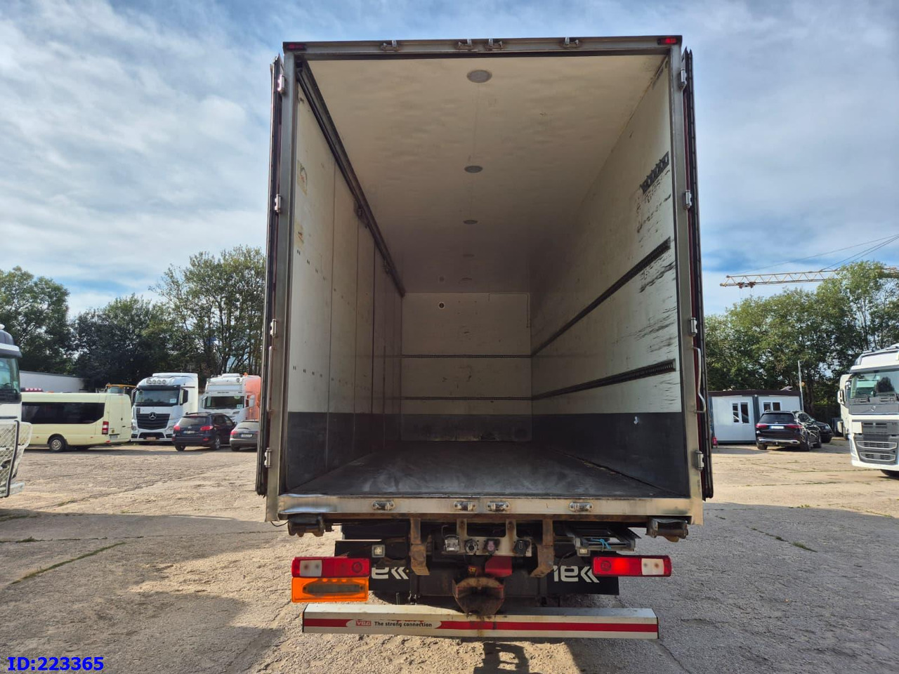 Skříňový nákladní auto RENAULT T520 6x2 Euro 6 (Box 7.82m): obrázek 7