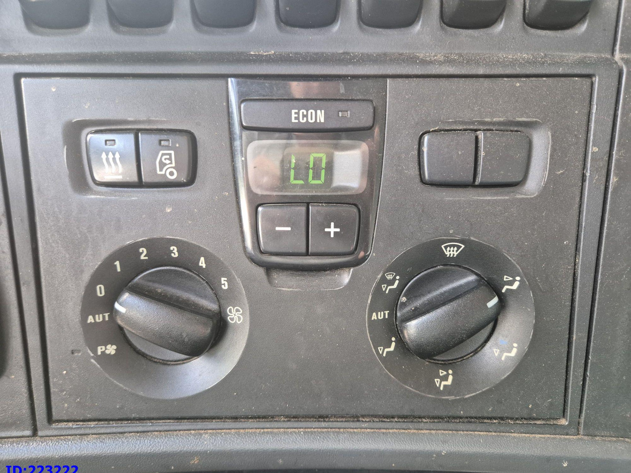 Podvozek s kabinou SCANIA R620 - 8x4 - Steering axle: obrázek 12 Podvozek s kabinou SCANIA R620 - 8x4 - Steering axle: obrázek 12