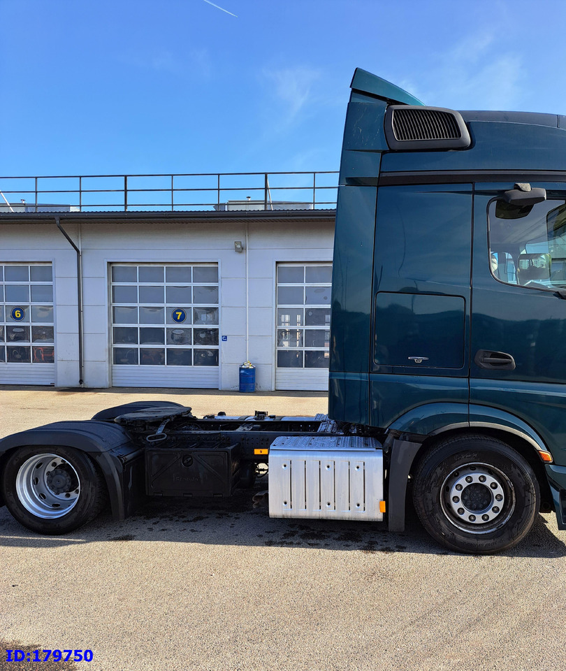 MERCEDES-BENZ Actros 1843 Euro6 - Tahač: obrázek 4 MERCEDES-BENZ Actros 1843 Euro6 - Tahač: obrázek 4