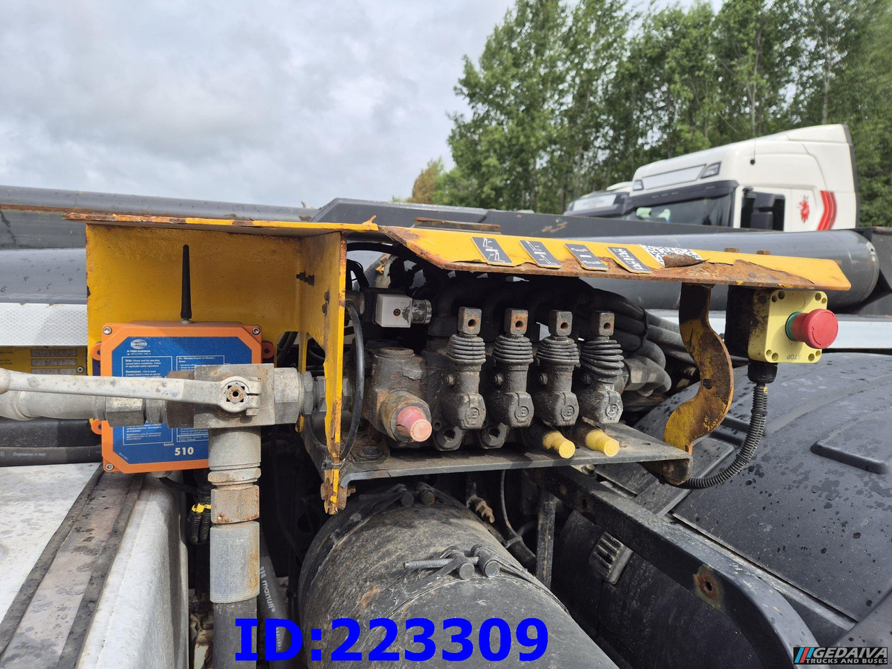 Hákový nosič kontejnerů VOLVO FH13 540HP 8x2  Hook lift (2axles steering - 2 axles lifting): obrázek 8