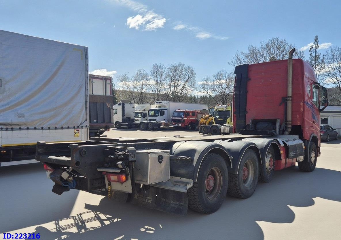 VOLVO FH16 700HP 8X4 Big axle - Podvozek s kabinou: obrázek 5 VOLVO FH16 700HP 8X4 Big axle - Podvozek s kabinou: obrázek 5